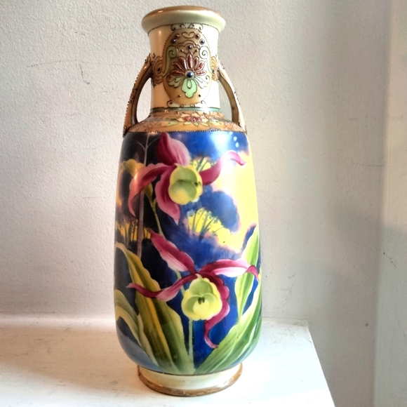 Vintage hand-painted Nipon 10